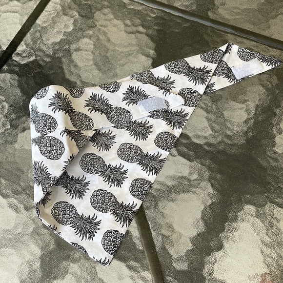 Handmade Dog Bandana with Velcro strap - Picture 10 of 12